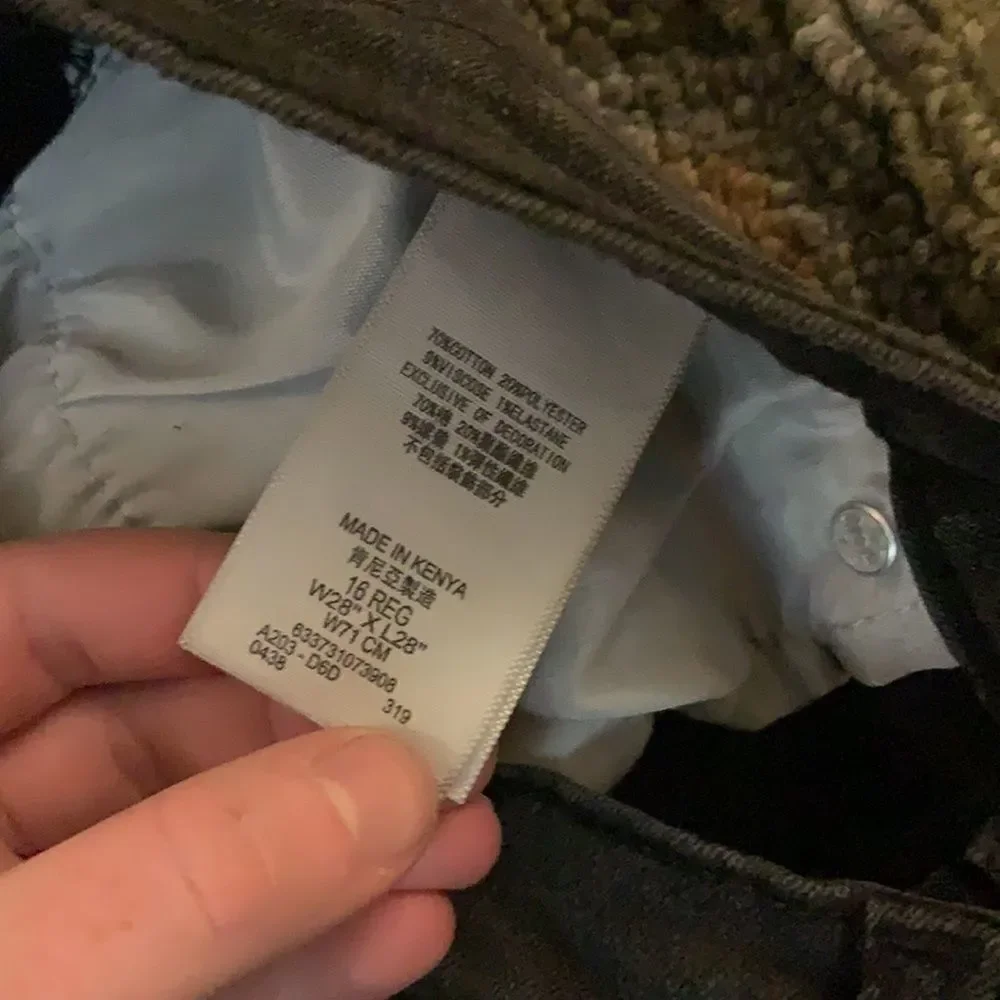 EUC DISTRESSED LEVIS 512 SLIM TAPERED FIT JEANS size 8